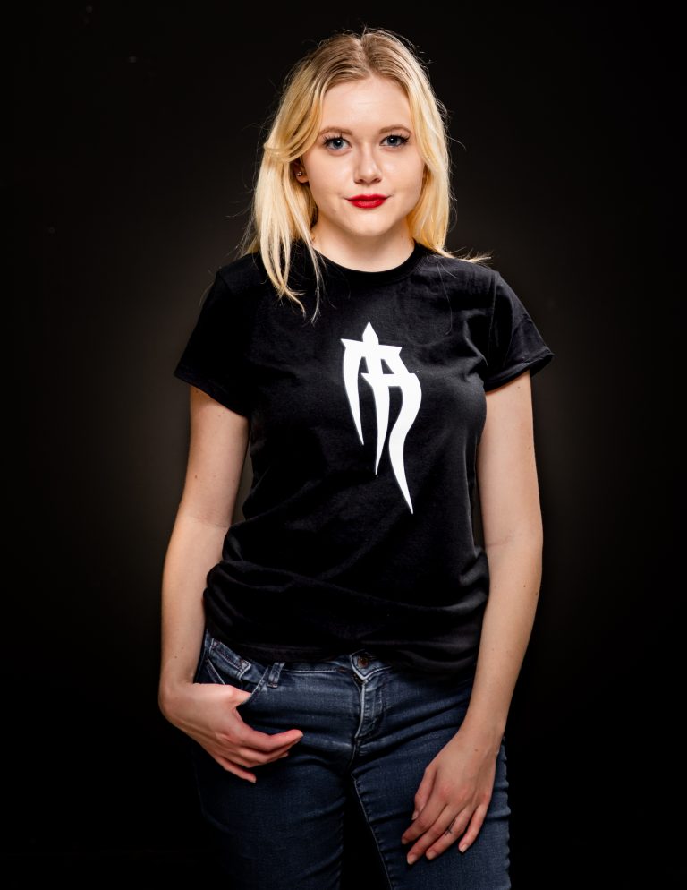 ladies basic logo t shirt